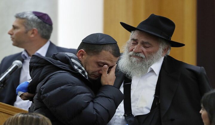 Rabbi in Synagogue